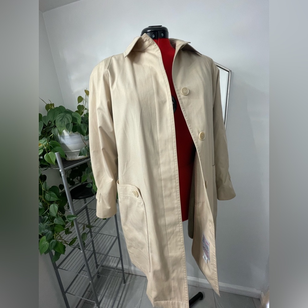 LONDON FOG women’s khaki coat with removable liner in “like new” condition.